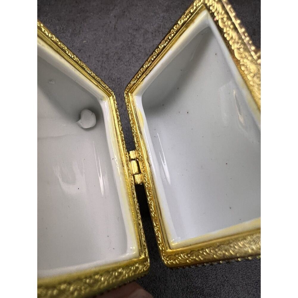 Vintage Decorative Porcelain Trinket Box Purse Design - Picture 3 of 9